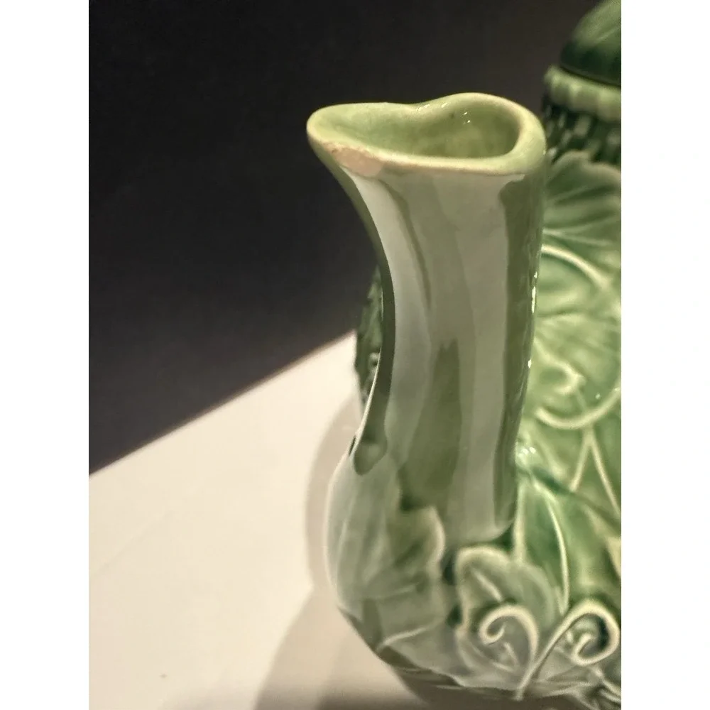Bordallo Pinheiro Green Vine Leaf Teapot Portugal 6.5